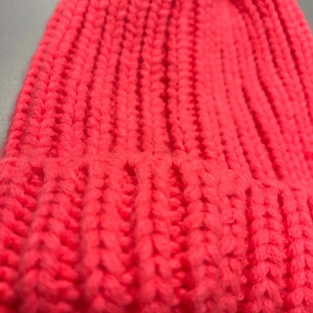 Old Navy Winter Beanie Crochet Knit Faux Fur Pom Hat Melon Color One Size EUC